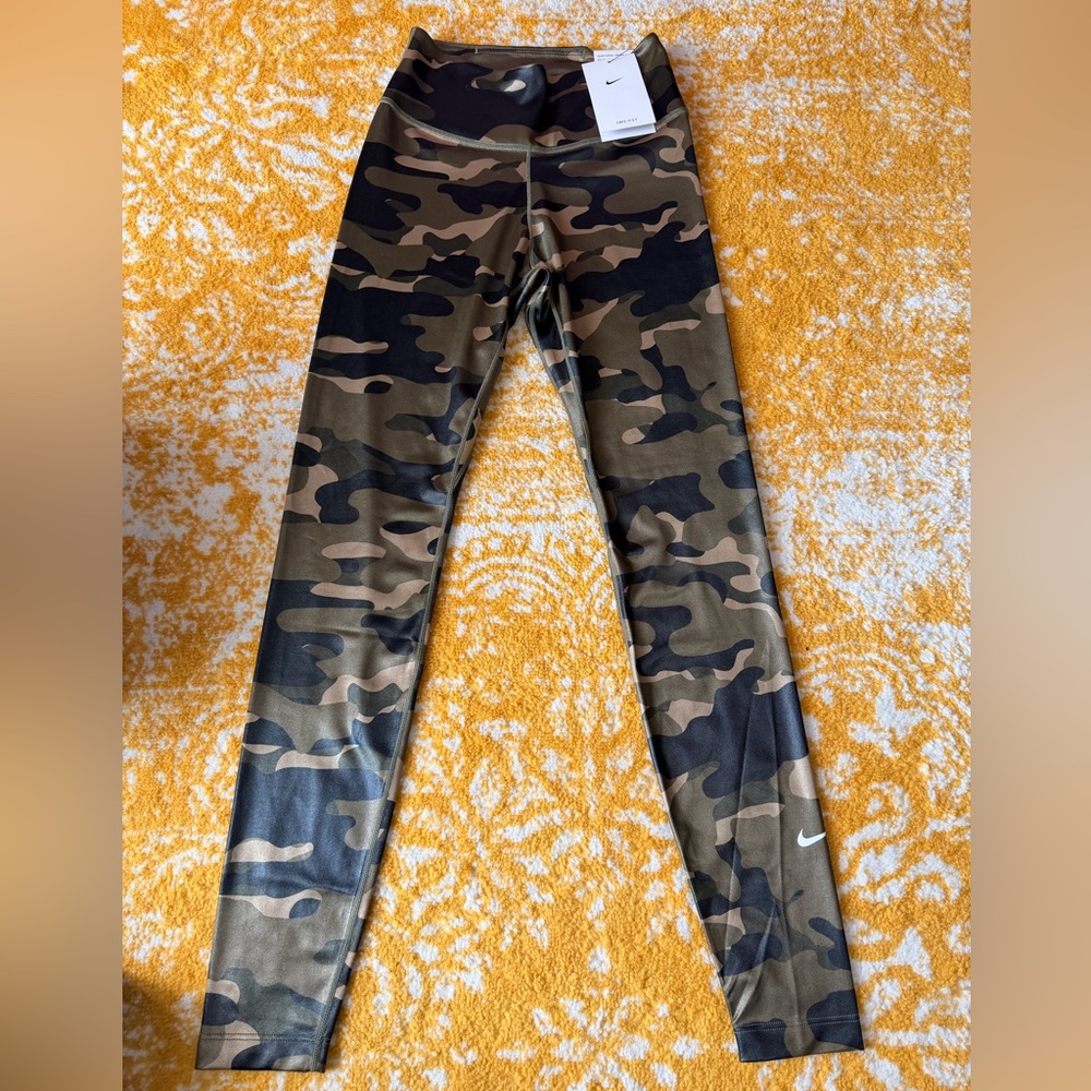 Nike Women’s Camouflage Leggings - Black and Brown